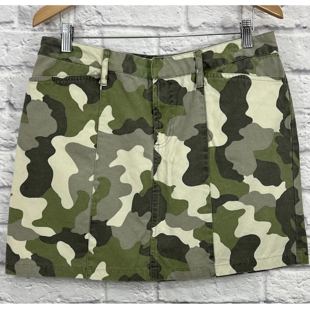 **HP** OLD NAVY ARMY GREEN CAMOUFLAGE PRINT SKIRT